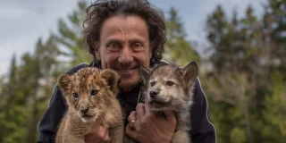 Il travaille avec un lion Blanc, un Jaguar et un Panda, interview du cinéaste Gilles de Maistre !