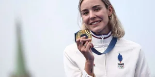 En direct, JO 2024 : Cassandre Beaugrand championne olympique de triathlon ; Léo Bergère médaillé de bronze, chez les hommes