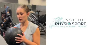 Je t'emmène avec moi voir l'un des entraînements d'un duo de filles