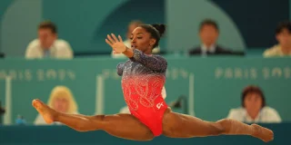 « Je n'ai reçu aucune demande » : une artiste française découvre par hasard que Simone Biles a utilisé ses musiques aux JO