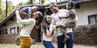 Voici les 5 vérités les plus douloureuses à accepter sur sa famille selon les thérapeutes