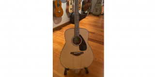 Guitare folk Yamaha Cholet, guitare FG800M