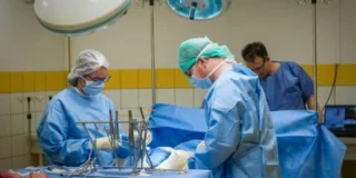 Déclaré en état de mort cérébrale, un Américain se réveille alors qu'on lui prélève ses organes