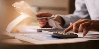 L’indemnité transactionnelle compensant un préjudice, même lié à la rupture du contrat de travail, est entièrement exonérée de cotisations de sécurité sociale