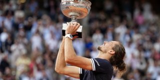 7 juin 2026 : Alexander Zverev remporte le 1er tournoi du Grand Chelem de sa carrière en battant Flavio Cobolli en finale de Roland Garros