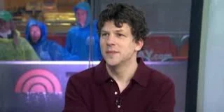 💚 Jesse Eisenberg fait un geste héroïque : l’acteur de The Social Network va donner un rein à un inconnu !