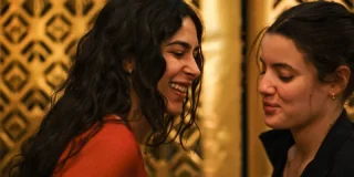 Laura & Soumia, recluses dans un somptueux hôtel, Interview avec Hélène Rosselet-Ruiz pour Le triangle d'or !