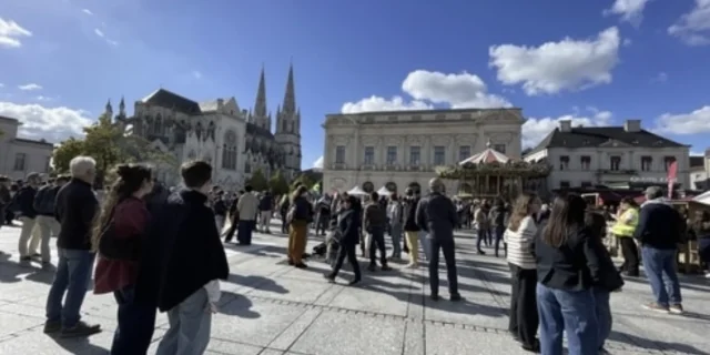 Manifestation Cholet du 17 octobre, lycéens et gilets jaunes, 600 personnes, ambiance calme