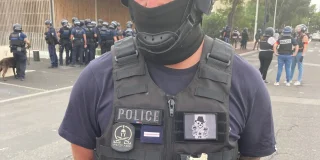 Molon Labe, Gunfighters : que signifient ces blasons portés par un policier aux propos sexistes et racistes à Perpignan ?