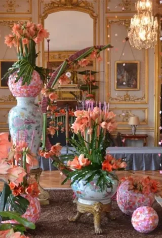 À 1h de Lille, 7 000 fleurs ont envahi ce château pour une expo féerique