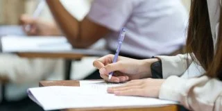 « On peut parler de véritable effondrement » : les professeurs du supérieur face aux copies truffées de fautes