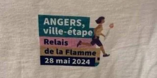 Près de Cholet, SeizePointNeuf livre des t-shirts pour les bénévoles angevins de la flamme olympique