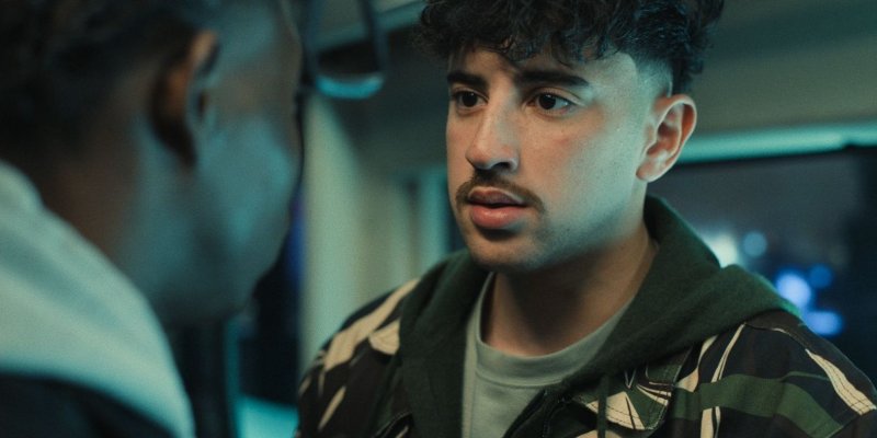 Une incivilité dérape et devient une prise d'otage dans un bus, interview de Morade Aïssaoui pour N121 - Bus de Nuit !