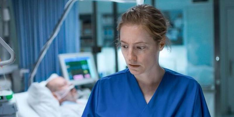 Une infirmière dans un service en sous-effectif, Interview de Petra Volpe pour En Première Ligne